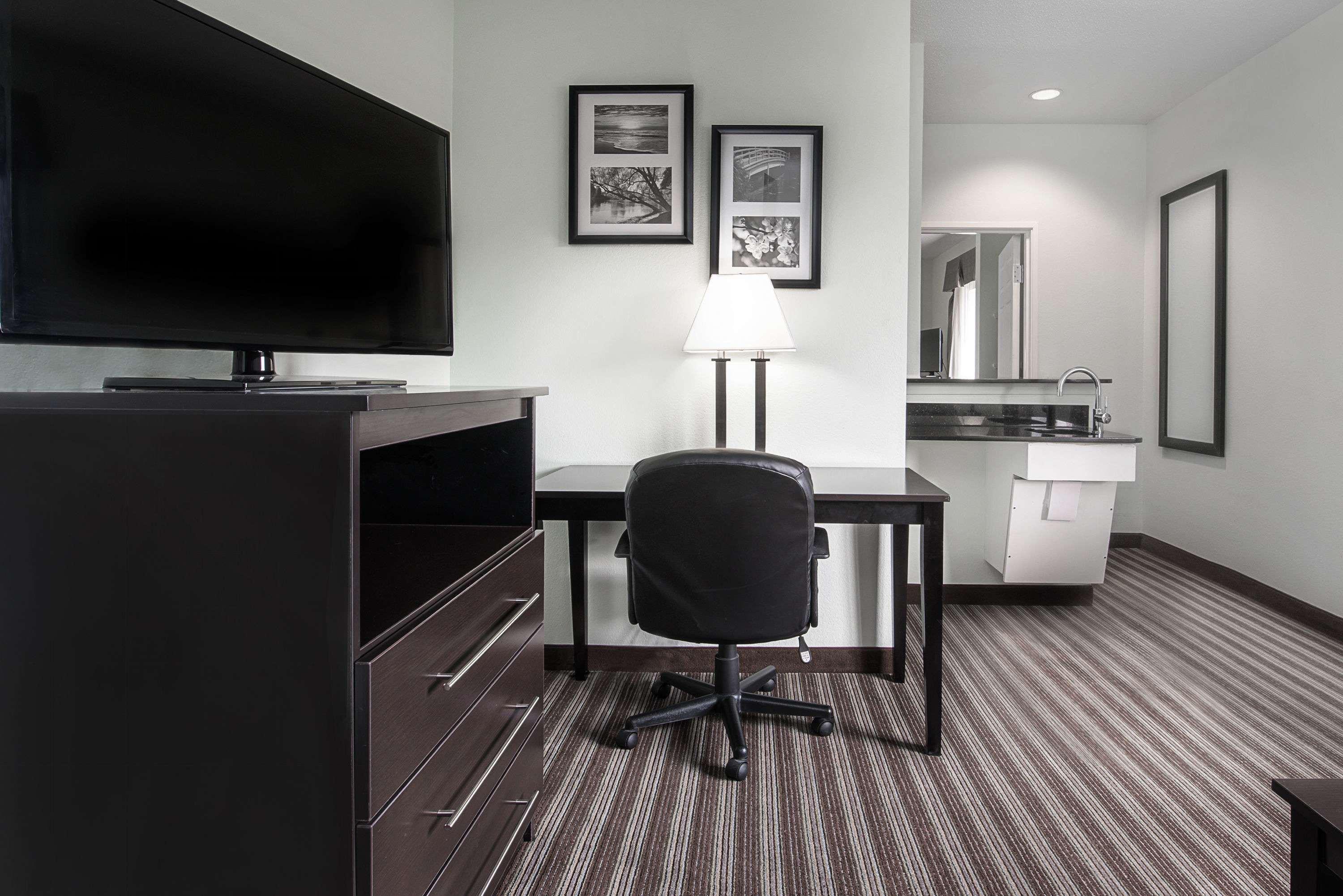 Days Inn & Suites By Wyndham דאלאס מראה חיצוני תמונה